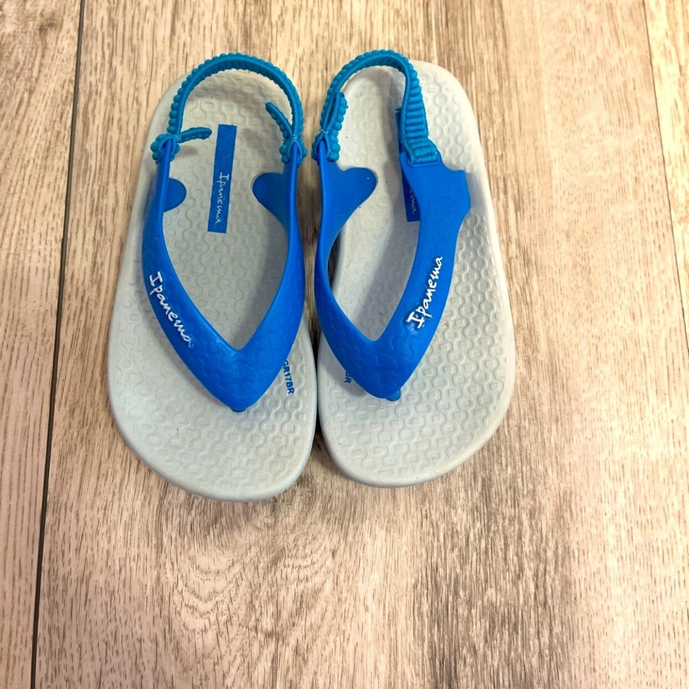 Ipamema Blue Flip Flops infant size 7 shoes